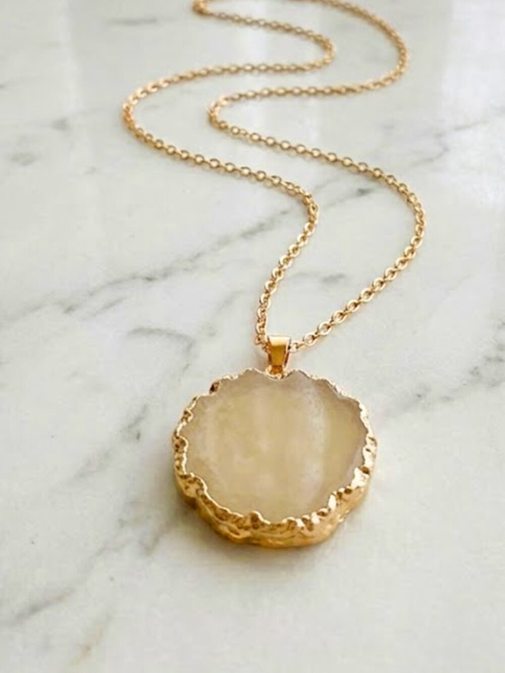 Cream White Round Fashion Stone Necklace